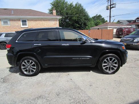 Used 2017 Jeep Grand Cherokee Overland AWD/4WD image 2
