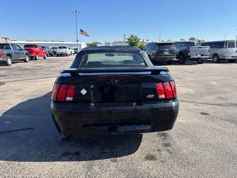 Used 2002 Ford Mustang Convertible RWD image 6
