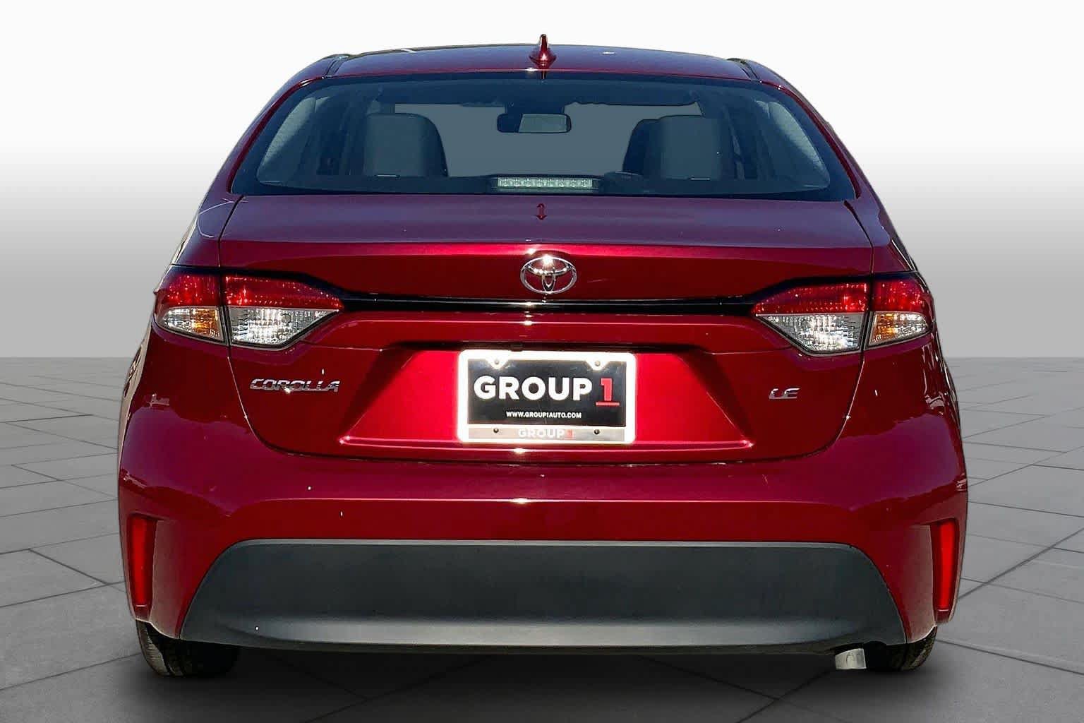 Used 2025 Toyota Corolla LE FWD image 5