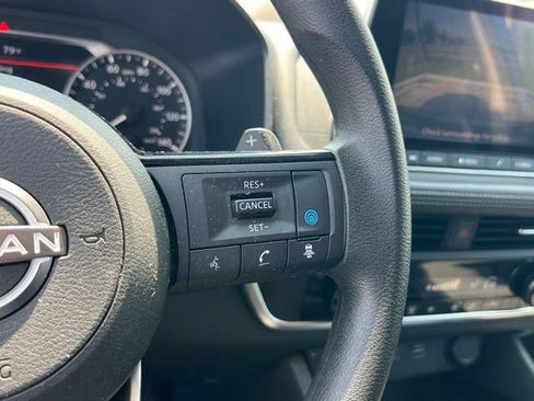 Used 2023 Nissan Rogue SV FWD image 21