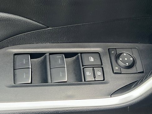 Used 2025 Toyota RAV4 XLE AWD/4WD image 15