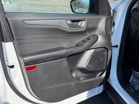 Used 2023 Ford Escape Active image 9