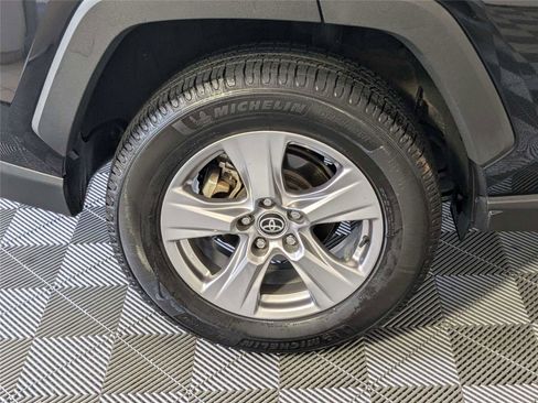 Certified 2022 Toyota RAV4 XLE w/ Convenience Package FWD image 8