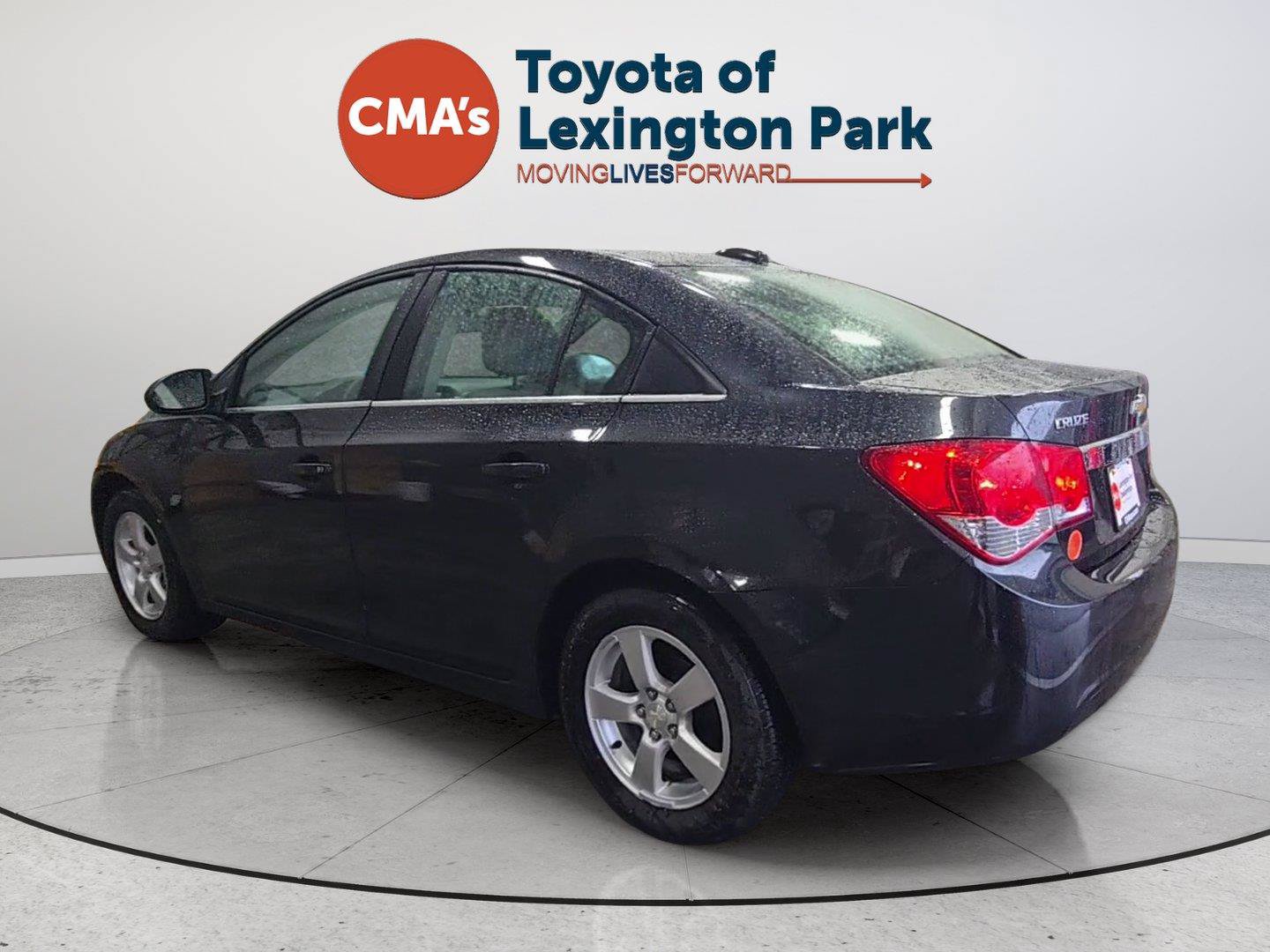 Used 2016 Chevrolet Cruze LT w/ Technology Package FWD image 3