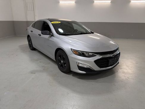 Used 2019 Chevrolet Malibu LS image 4