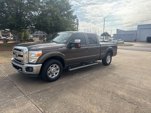 Used 2015 Ford F250 Lariat w/ Lariat Ultimate Package image 6