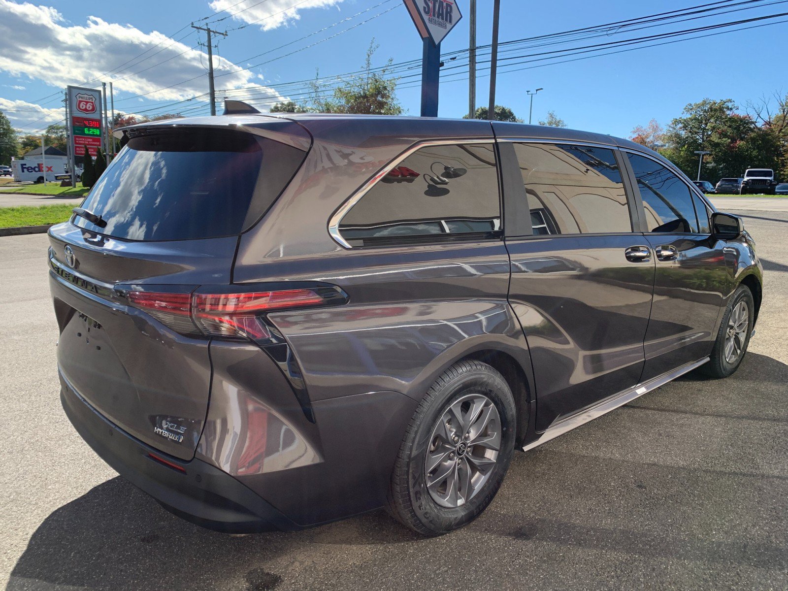 Used 2022 Toyota Sienna XLE AWD/4WD image 8