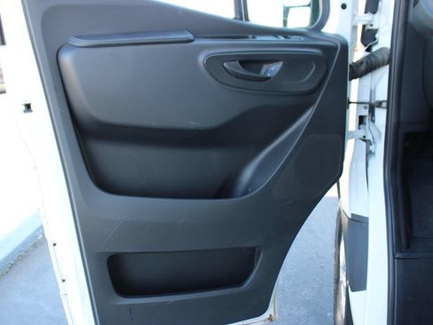 Used 2019 Mercedes-Benz Sprinter 2500 image 46