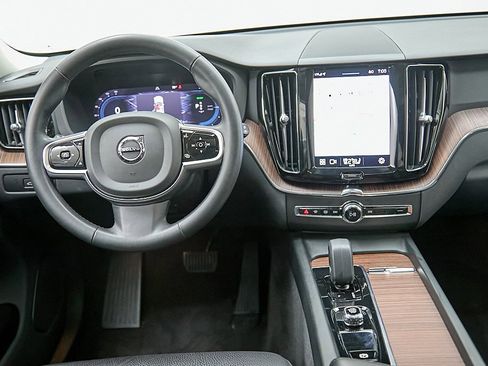 Certified 2023 Volvo XC60 T8 Plus image 24