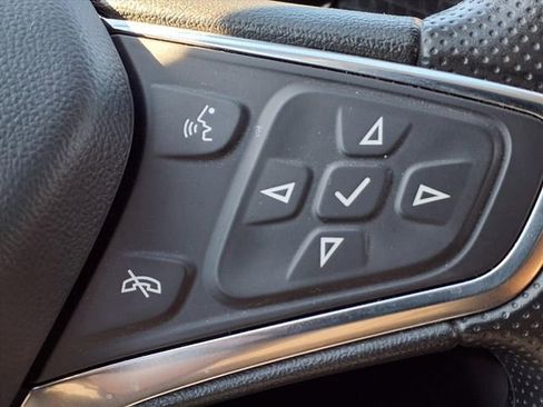 Used 2025 Chevrolet Malibu LT image 24