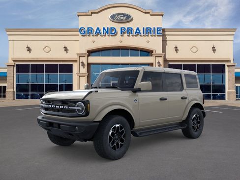 New 2026 Ford Bronco Outer Banks AWD/4WD image 1