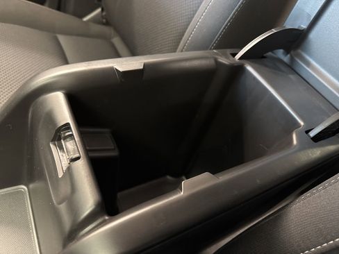 Used 2022 Chevrolet Colorado LT w/ LT Convenience Package image 31