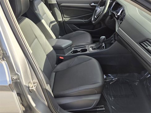 Used 2020 Volkswagen Jetta SE w/ SE Cold Weather Package image 16