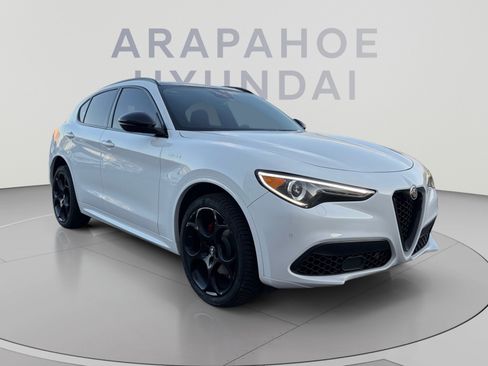 Used 2022 Alfa Romeo Stelvio Veloce AWD/4WD image 7