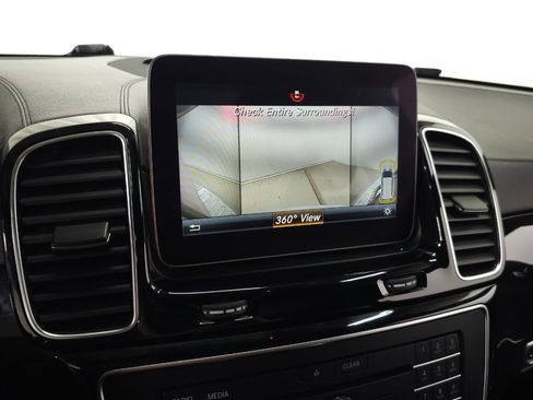 Used 2017 Mercedes-Benz GLS 550 4MATIC image 34