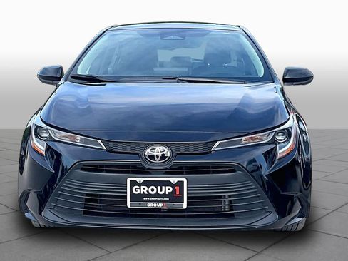 Used 2025 Toyota Corolla LE FWD image 4