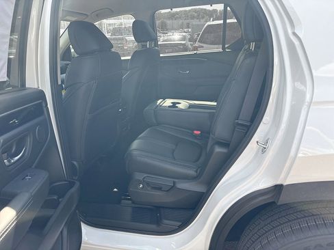 Certified 2025 Honda Pilot EX-L image 7
