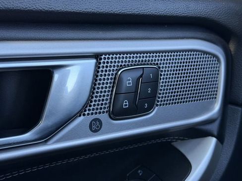 Used 2021 Ford Explorer Limited w/ Equipment Group 301A image 24