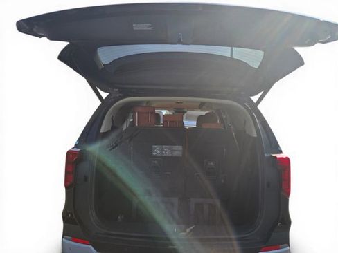 New 2026 Kia Carnival EX FWD image 10