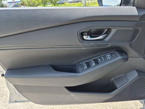 Used 2025 Honda Accord SE image 11