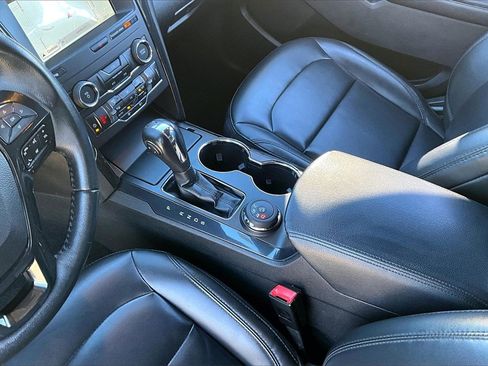 Used 2019 Ford Explorer XLT w/ Equipment Group 202A image 15