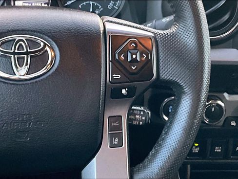 Used 2022 Toyota Tacoma TRD Off-Road w/ Technology Package image 26