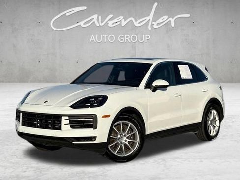 Used 2024 Porsche Cayenne AWD/4WD image 1