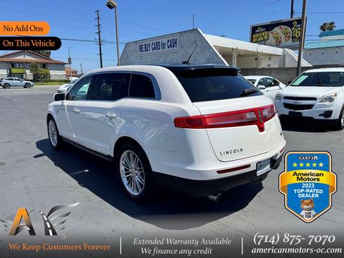 Used 2017 Lincoln MKT AWD w/ Technology Package image 1
