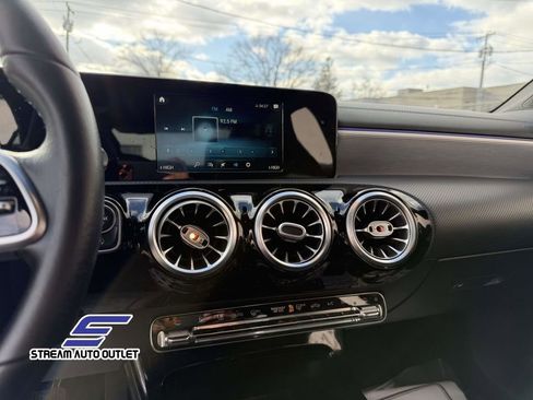 Used 2020 Mercedes-Benz CLA 250 image 41