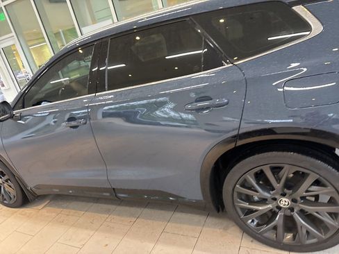 Used 2025 Toyota Crown Signia w/ Advanced Technology Package AWD/4WD image 19