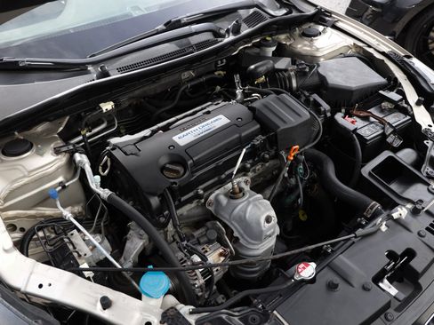 Used 2015 Honda Accord LX image 46