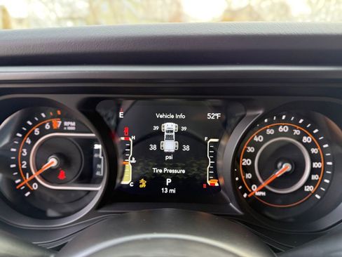 New 2026 Jeep Gladiator Mojave w/ Safety Group AWD/4WD image 11