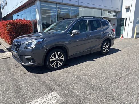 Used 2022 Subaru Forester Limited w/ Popular Package #2 image 4