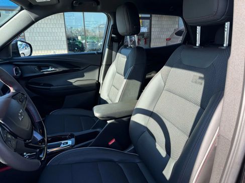 Used 2023 Chevrolet TrailBlazer RS image 23