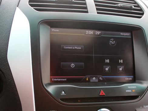 Used 2015 Ford Explorer XLT w/ Equipment Group 202A image 34