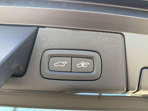 New 2026 Volvo XC60 B5 Plus w/ Protection Package Premier image 19