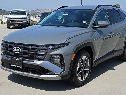 Used 2025 Hyundai Tucson SEL FWD image 1
