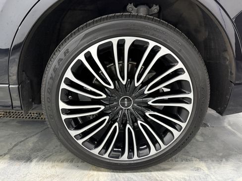 Used 2023 Lincoln Aviator Black Label w/ Dynamic Handling Package AWD/4WD image 31