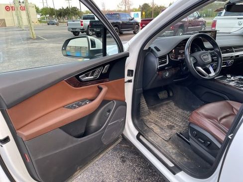Used 2019 Audi Q7 3.0T Premium Plus AWD/4WD image 10