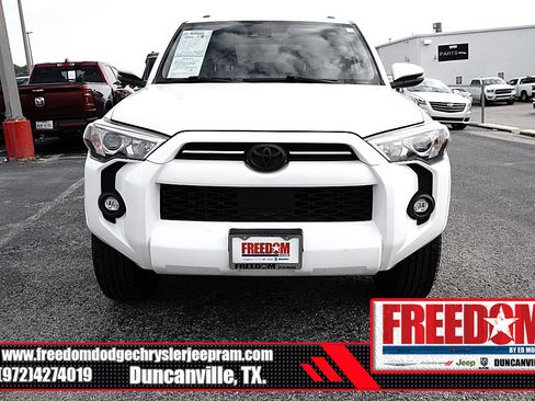 Used 2022 Toyota 4Runner SR5 Premium w/ Moonroof Package AWD/4WD image 8