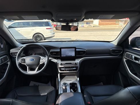 Used 2021 Ford Explorer XLT w/ Equipment Group 202A image 26