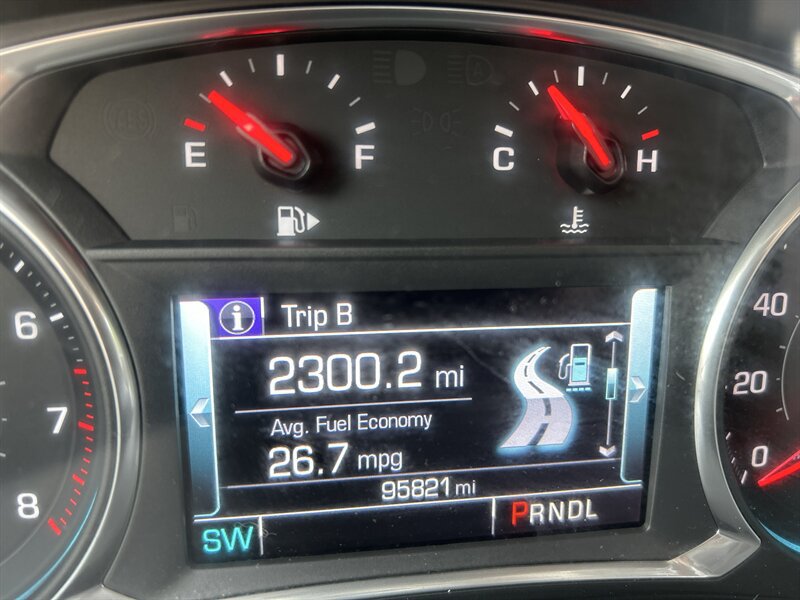 Used 2018 Chevrolet Malibu LT FWD image 15