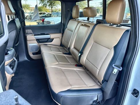 Certified 2025 Ford F450 Lariat w/ Chrome Package AWD/4WD image 23