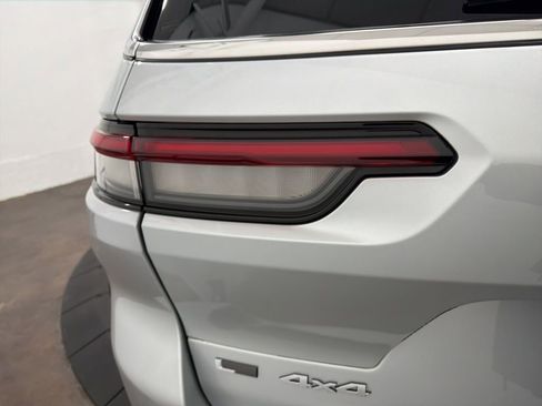 Used 2021 Jeep Grand Cherokee L Limited image 12