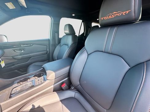 Certified 2025 Honda Pilot TrailSport image 20