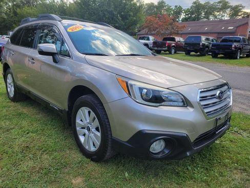 Used 2015 Subaru Outback 2.5i Premium image 6