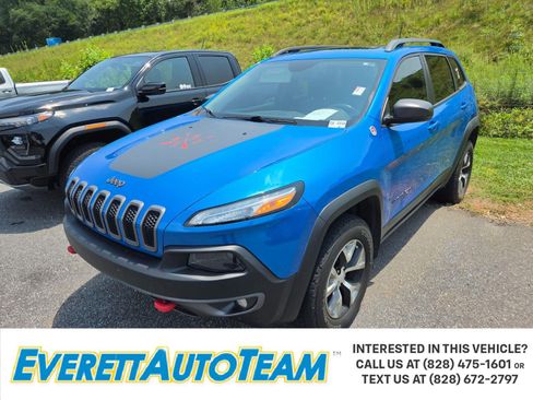 Used 2018 Jeep Cherokee Trailhawk w/ Quick Order Package 27L AWD/4WD image 1
