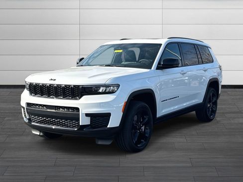 New 2025 Jeep Grand Cherokee L Altitude image 8