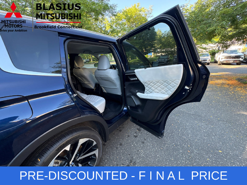 Used 2024 Mitsubishi Outlander SEL AWD/4WD image 30