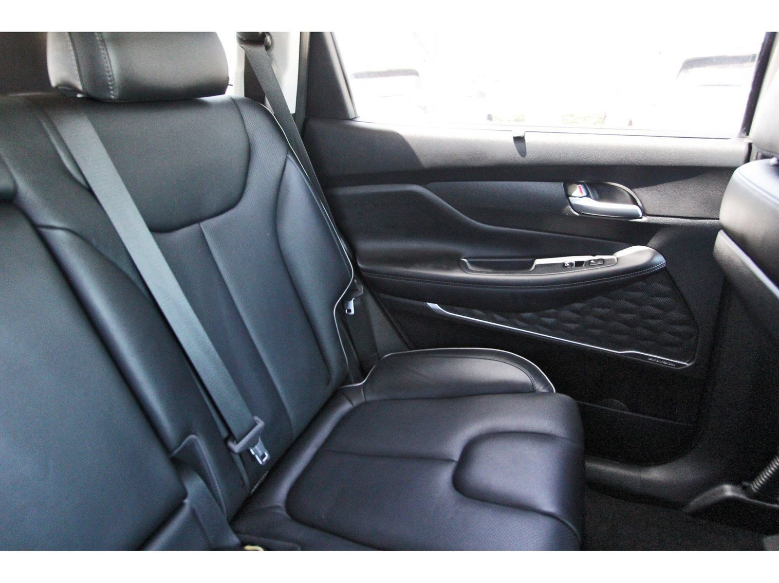Used 2023 Hyundai Santa Fe Limited AWD/4WD image 13